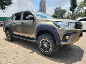Toyota Hilux 2020 Brown