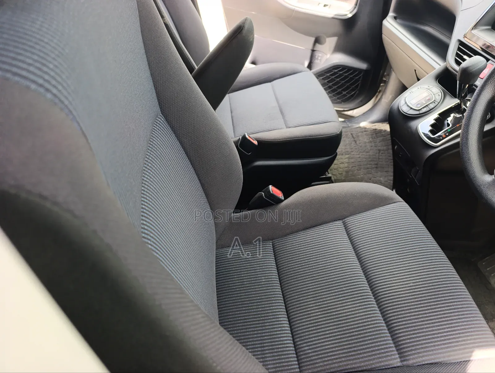 Toyota Voxy 2019 Silver