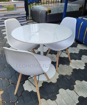 Round White Dinning Table and Chairs