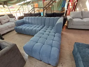 Grey L-Shaped Bubbled Sofa: 5 Seater