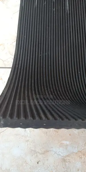 Quality Ribbed Rubber Flooring – Ideal for Entrances Corridors