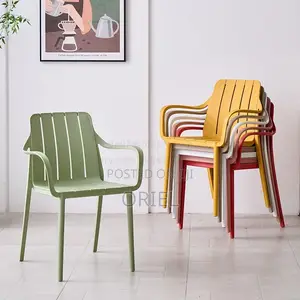 Plastic Chairs: Ergonomic Stackable Plastic Lounge Chair