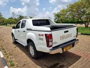 Isuzu D-MAX 2015 White