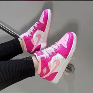 Ladies Nike Ankle Sport Shoes