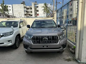 Toyota Land Cruiser Prado 2.7 2022 Gold