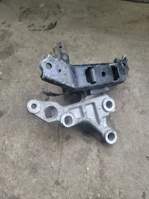 Suzuki Alto 2017 Gear Box Mount