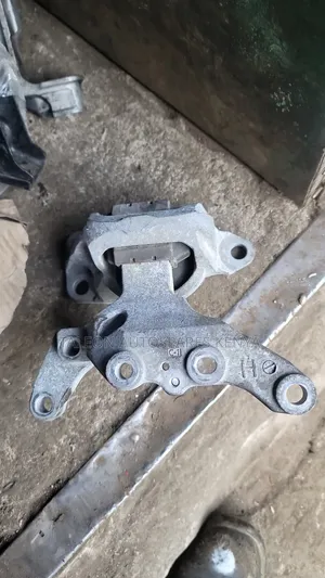 Nissan Xtrail Nt32 Engine Mountain