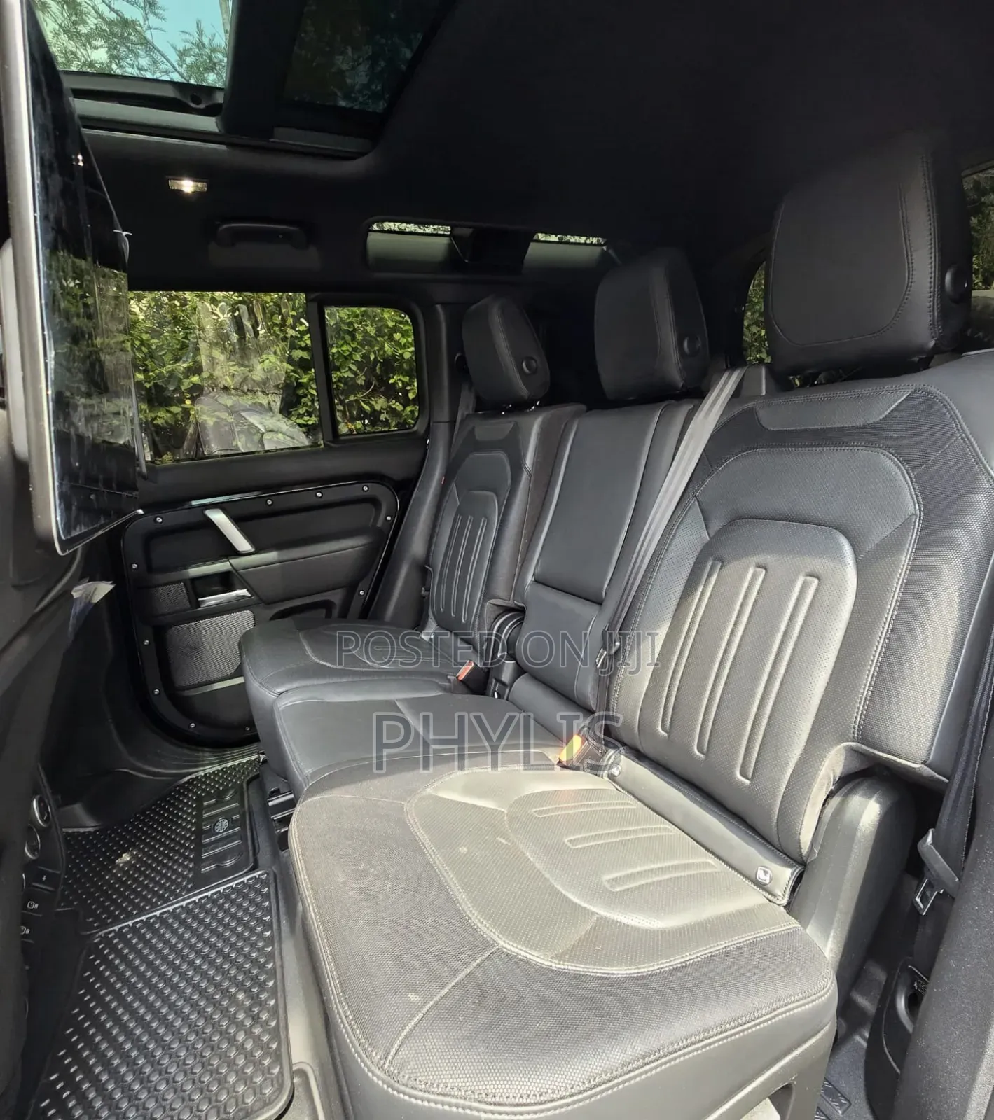 Land Rover Defender 2022 Black