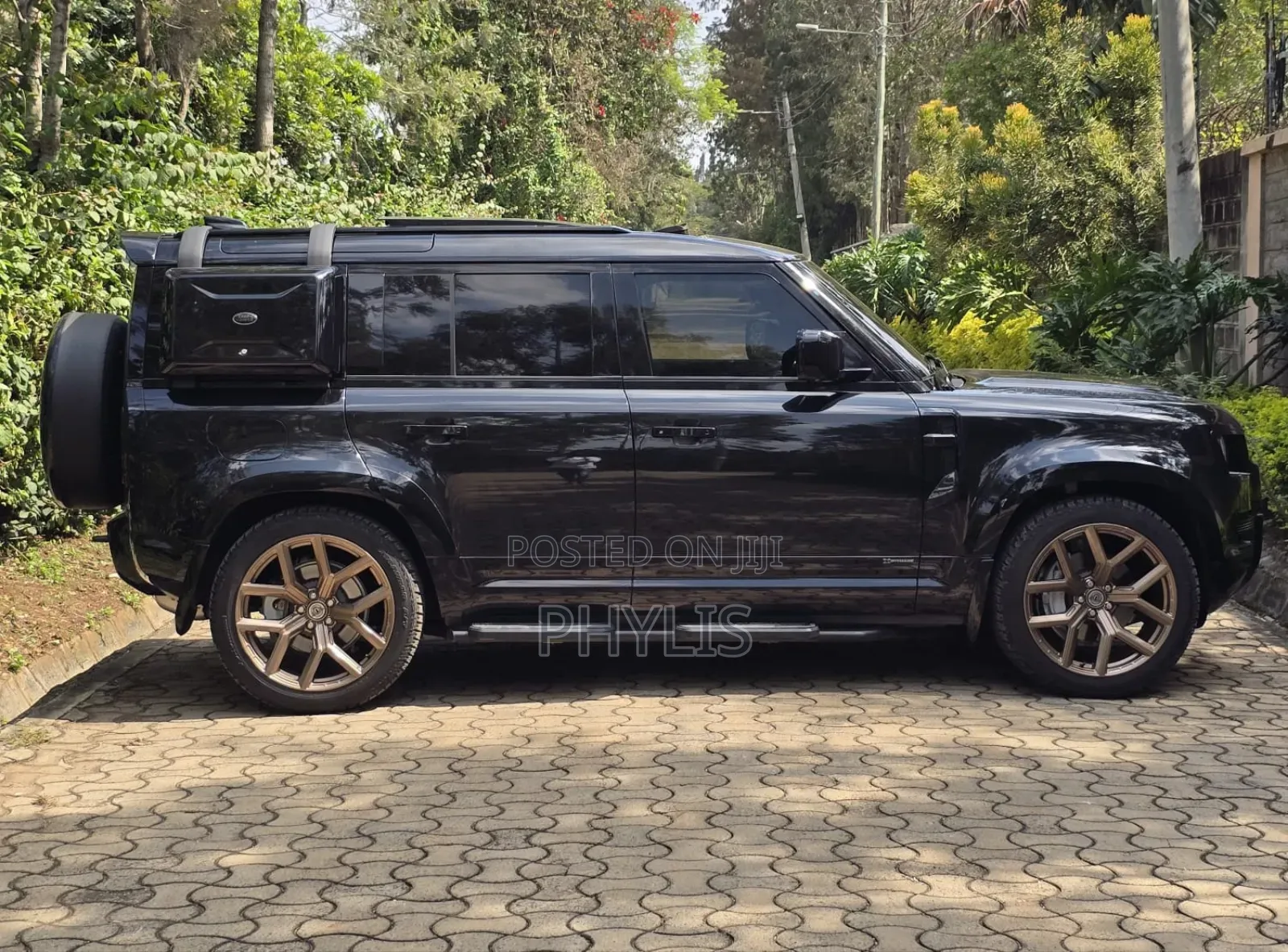 Land Rover Defender 2022 Black
