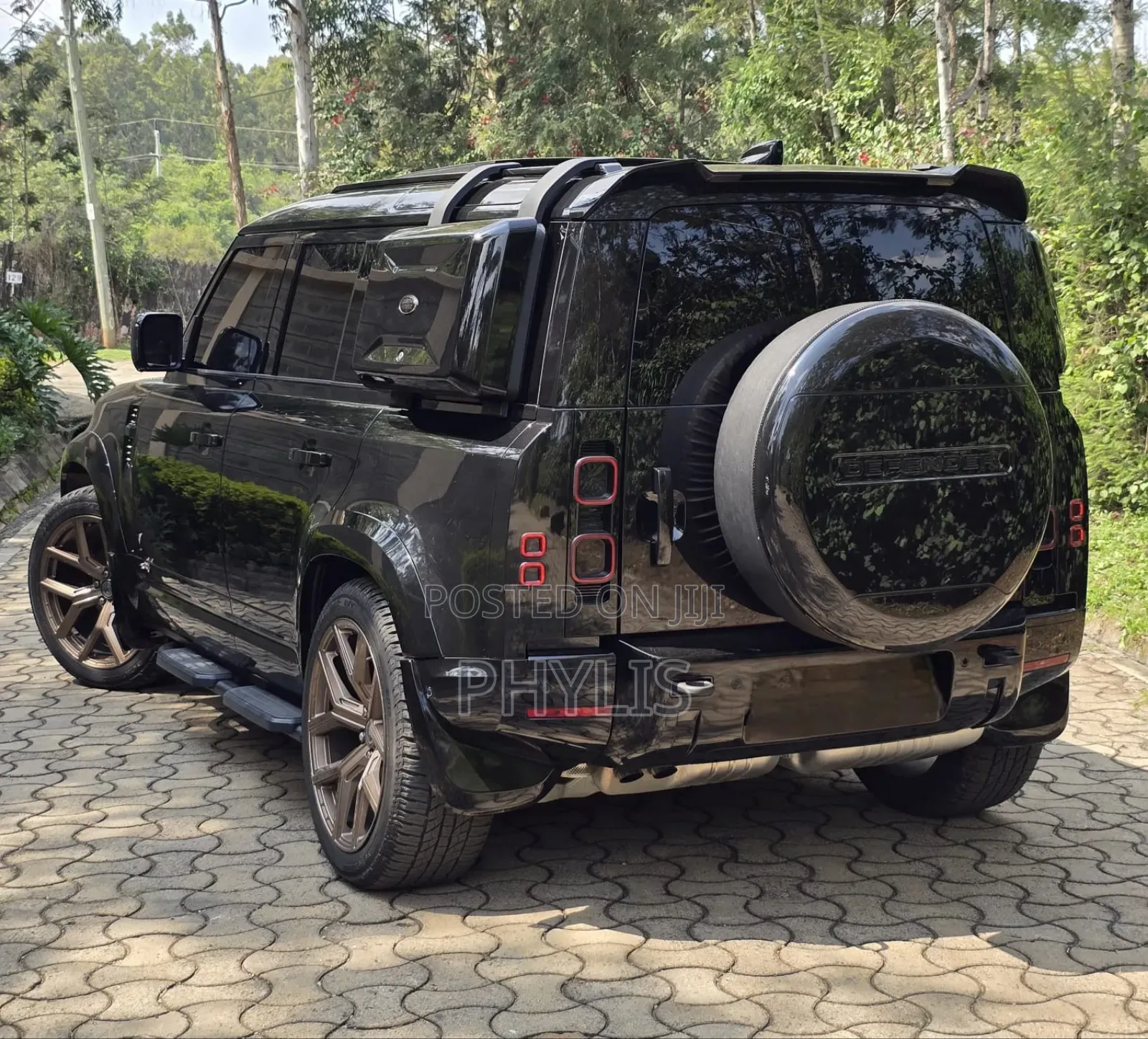 Land Rover Defender 2022 Black