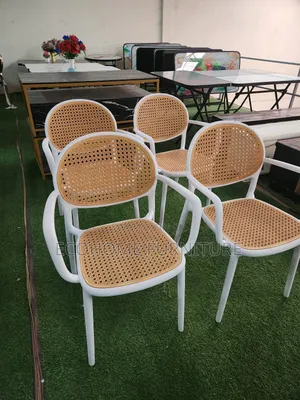 Comfortable Storage Restaurant Chair