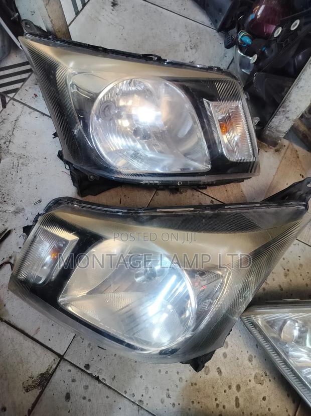 Headlight Daihatsu Move