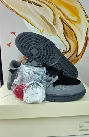 Jordan Travis Scott Jordan 1 Low Grey Black