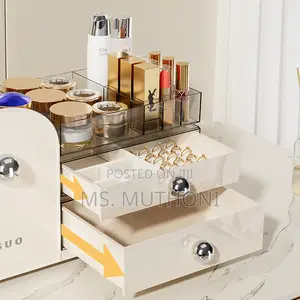 Stylish Large Capacity Make-Up Organizer