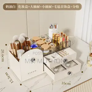 Stylish Large Capacity Make-Up Organizer