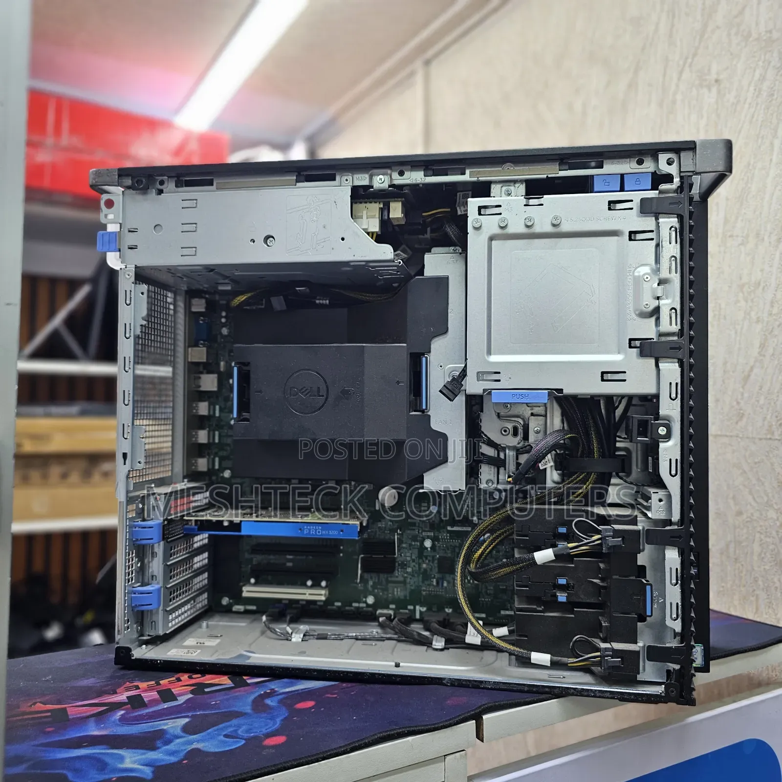 Desktop Computer Dell Precision 5820 32GB Intel Xeon SSD 512GB
