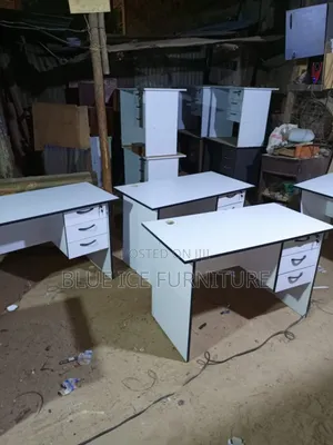 Office Desk With Black Ripping