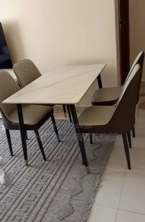 4 Seater Dining Set/Dining Table