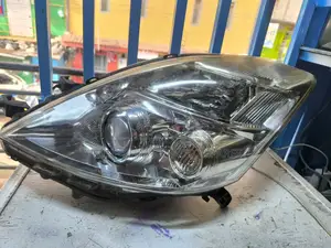 Toyota Isis 2008 Non Xenon Headlights