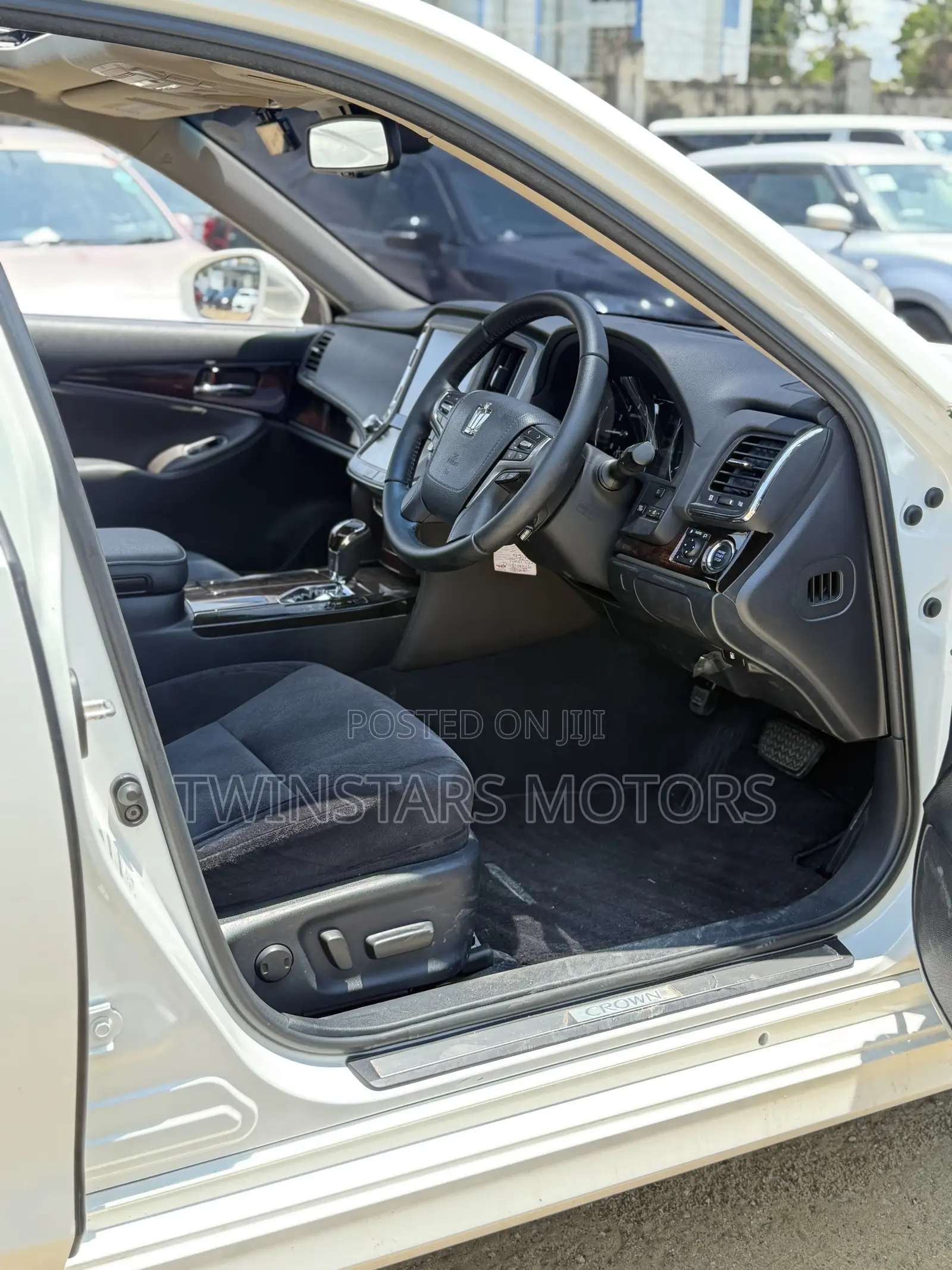 Toyota Crown 2018 White