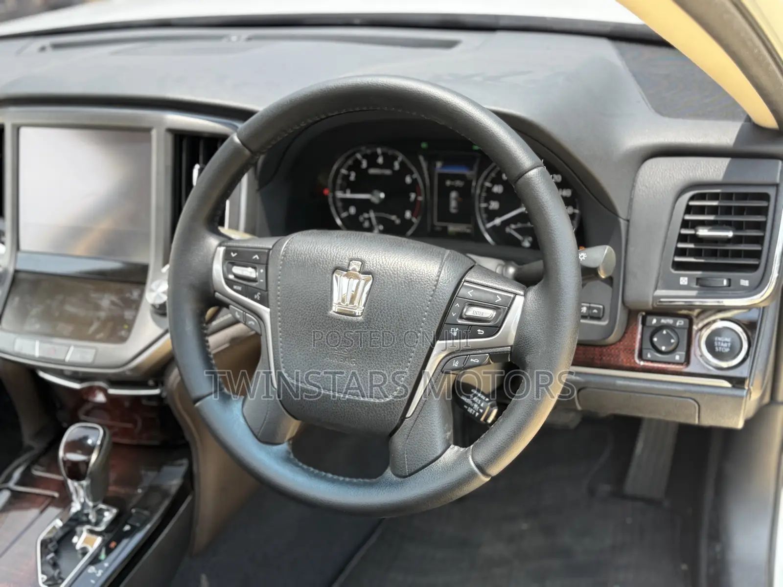 Toyota Crown 2018 White