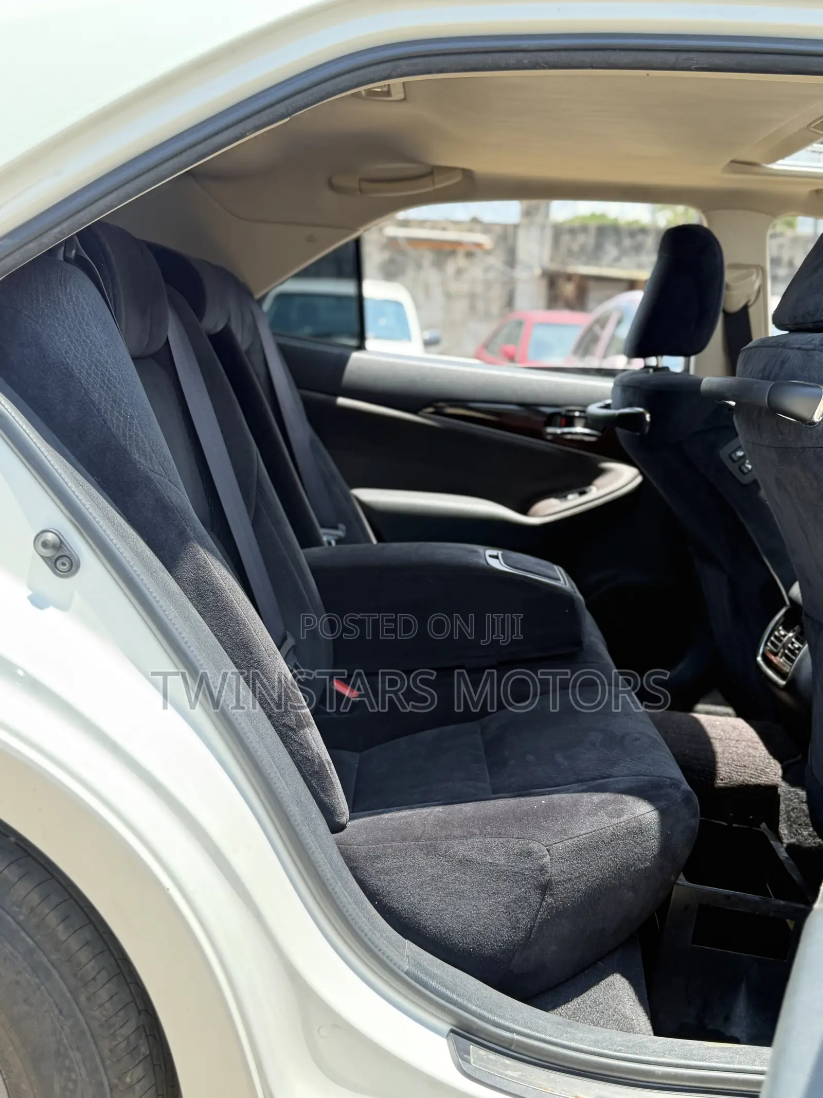 Toyota Crown 2018 White