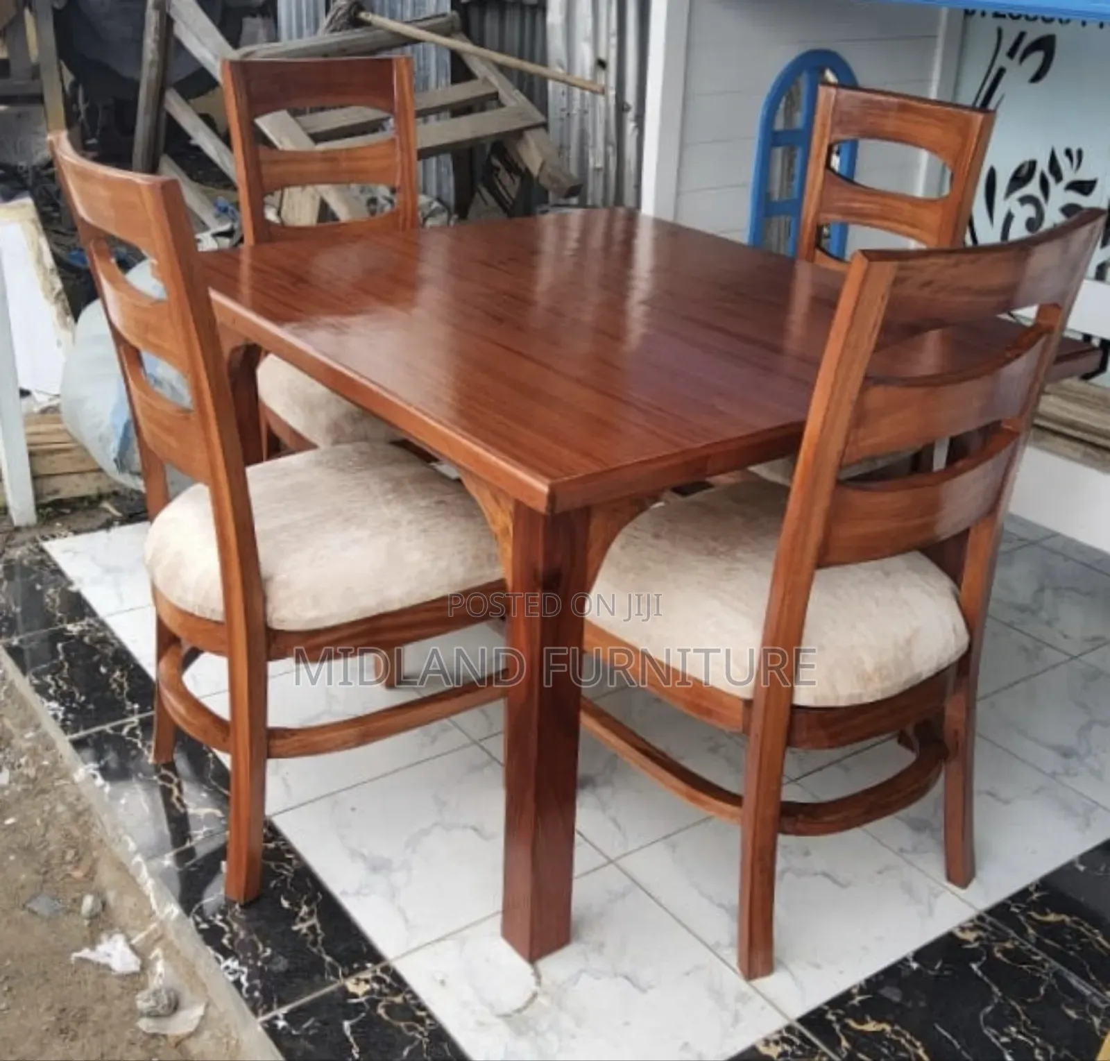 4 Sitter Hardwood Dining Table Sets