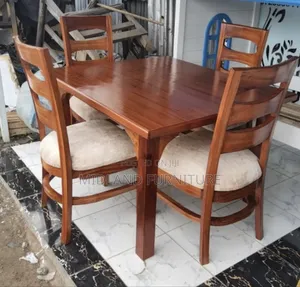 4 Sitter Hardwood Dining Table Sets