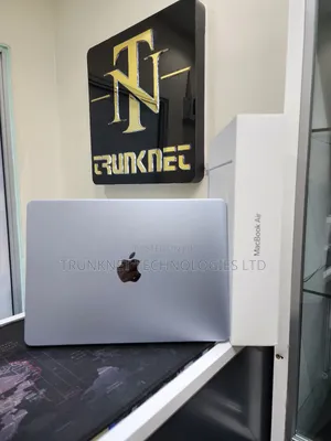 New Laptop Apple MacBook Air 2025 M4 13-inch 16GB Apple M4 SSD 256GB