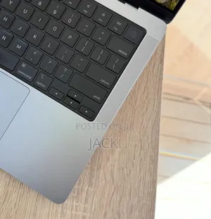 Laptop Apple MacBook Pro 2023 M2 Max 64GB Apple M2 SSD 4T