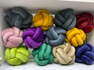 Knot Pillow. /Knot Pillow