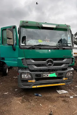 Mercedes-Benz Actros 2013 Green