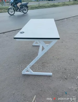 Single Strong Stand White Metallic Office Desk