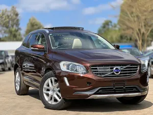 Volvo XC60 T5 Momentum AWD 2018 Brown