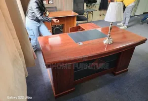 1.6m Executive Office Desk With Pedestrol