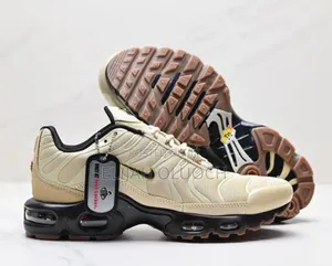 Nike Tn “ Gold Bullet 