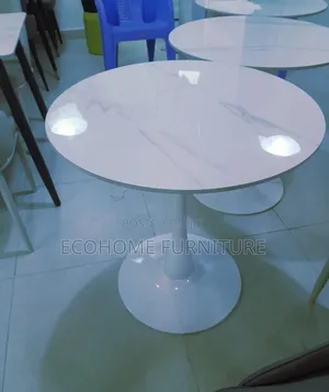 Round Table Marble on Top