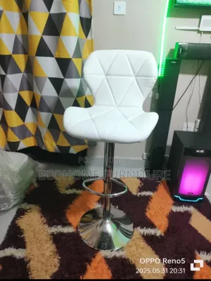 White Kitchen/Counter Bar Stool