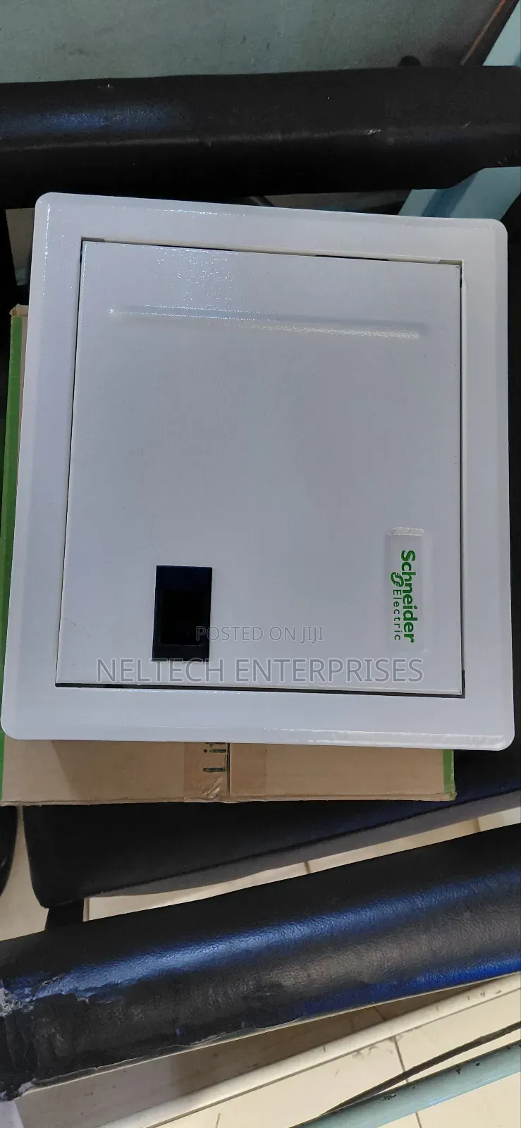 Consumer 6 Way Schneider