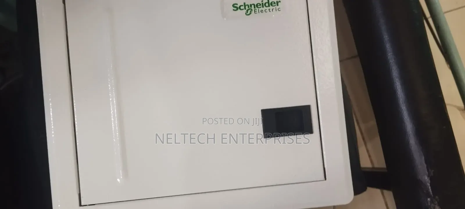 Schneider Consumer 4 Way