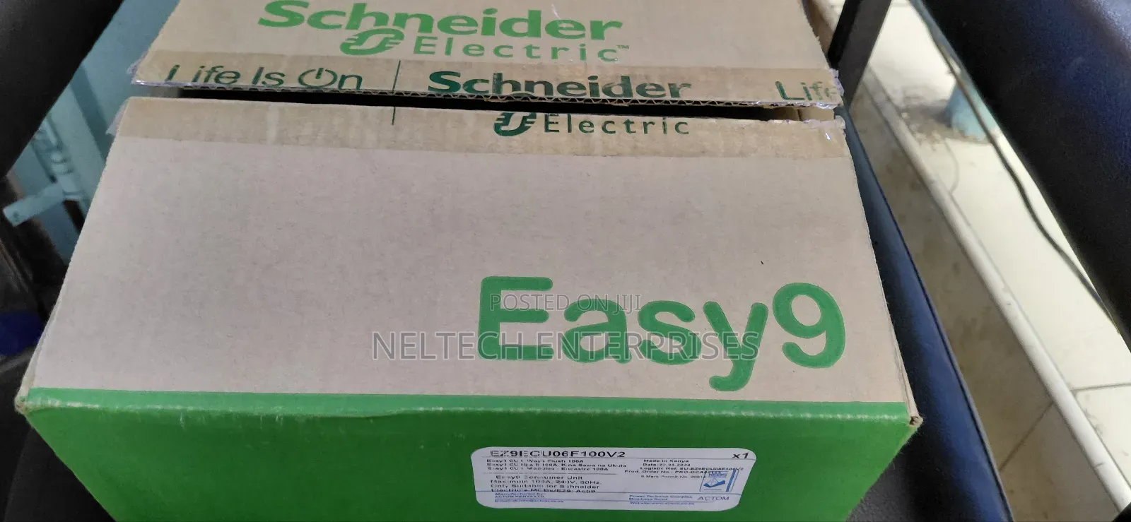 Schneider Consumer 4 Way