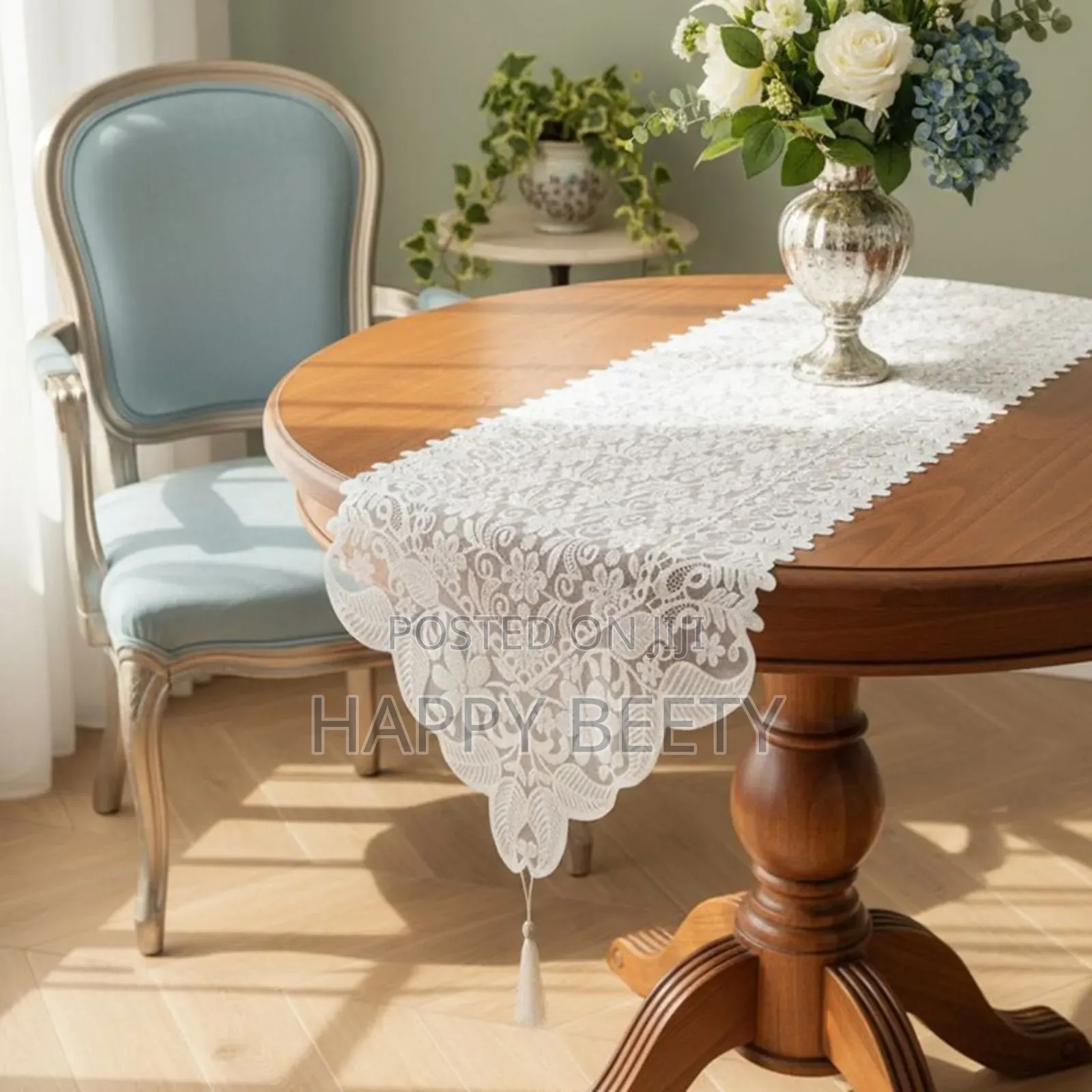 Retro France Lace Table Runner