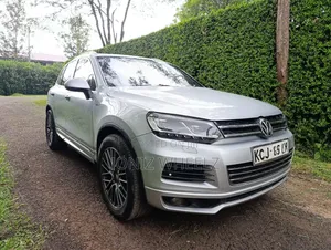 Volkswagen Touareg TDI Executive 2011 Silver