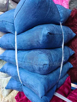 Fiber Coloured Throwpillows/Cushions