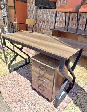 Metallic Sleek Desk+Pedestal