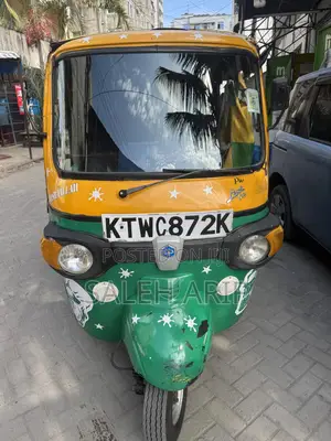 Piaggio 2019 Green
