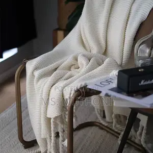 Knitted Scandnavian Throw Blanket With Tassels 