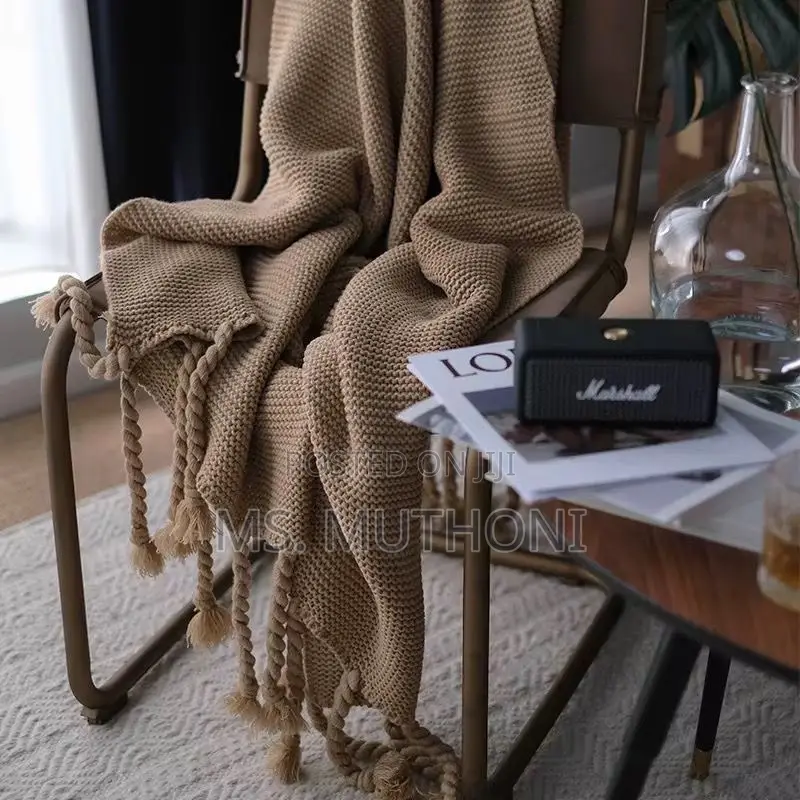 Knitted Scandnavian Throw Blanket With Tassels 