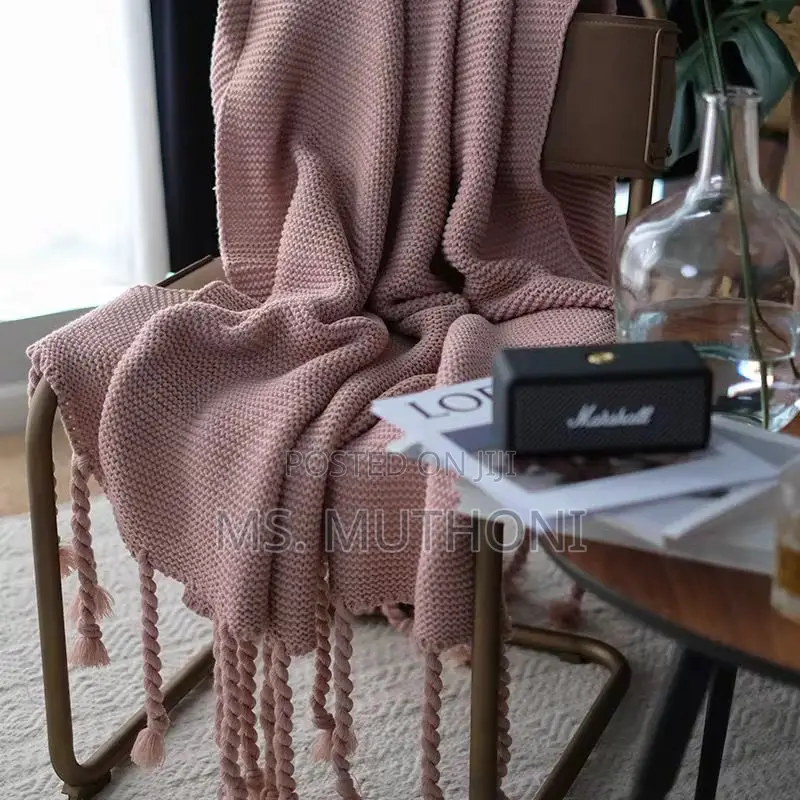 Knitted Scandnavian Throw Blanket With Tassels 