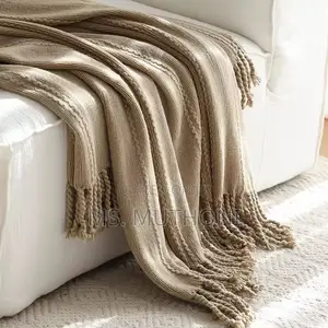 Jacquard Knitted Throw Blanket With Tassels,